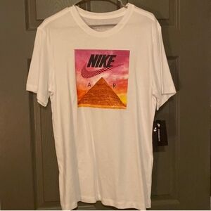 NWT Nike Air Men's Pink and Orange Pyramid Graphic Tee